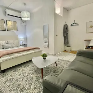https://oasis-inn.comcaribbean.com