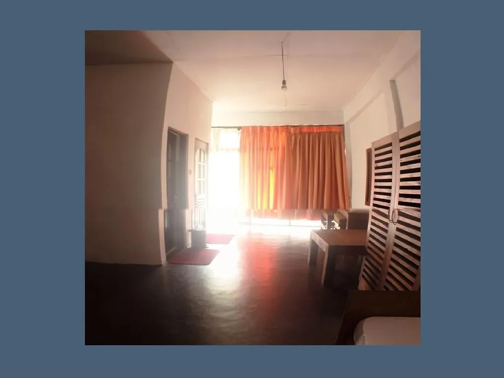 256 Townhouse Rest Hotell Kandy